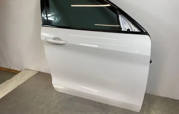 Alfa Romeo Stelvio Front door