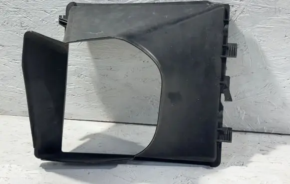 Porsche Macan (95B) Intercooler air channel guide 95B117336B