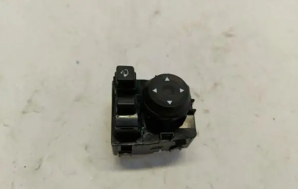 Hyundai Bayon Wing mirror switch 93530bv010
