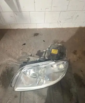 Volkswagen Touran I Headlight/headlamp 1T0941005