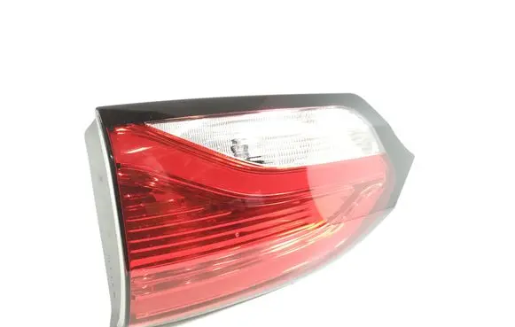 Chrysler Pacifica Tailgate rear/tail lights 68228940AE