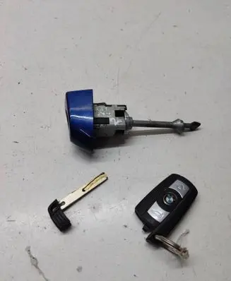 BMW X1 E84 Front door lock (next to the handle) 