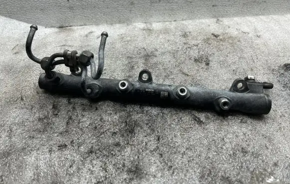 BMW 1 E81 E87 Fuel main line pipe 7787164
