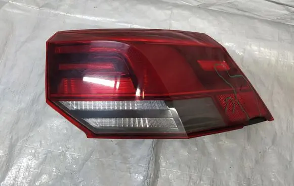 Volkswagen Golf VIII Rear/tail lights 5H0945096C