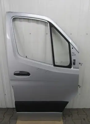 Mercedes-Benz Sprinter W907 W910 Front door