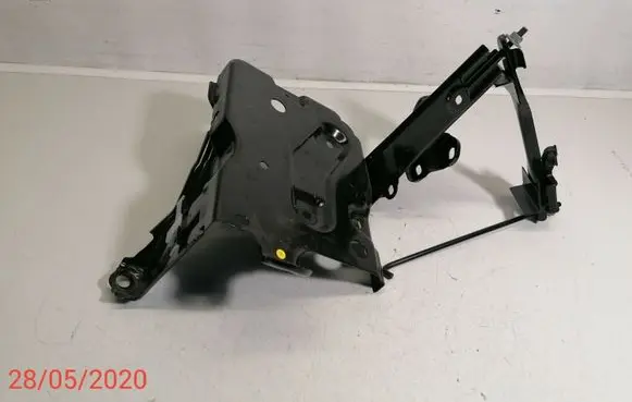 Toyota Yaris Battery tray 