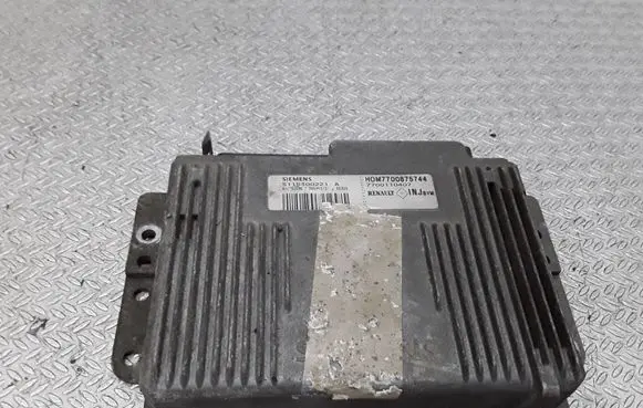 Renault Scenic I Engine control unit/module S115300221A 7700110407
