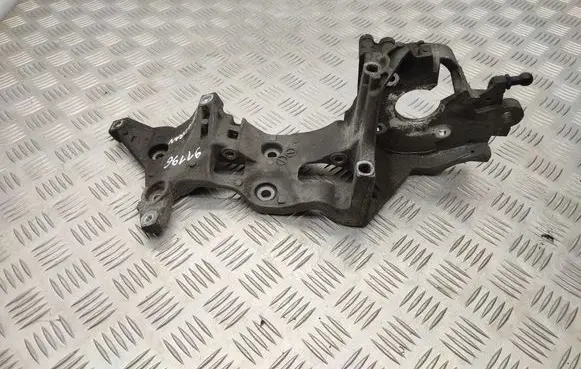 Volkswagen Touran III Engine mounting bracket 04L903143D