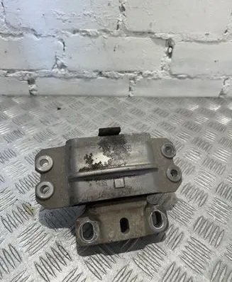Volkswagen Golf V Engine mount bracket 1K0199555