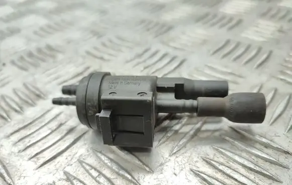 Mercedes-Benz A W176 Turbo solenoid valve 0025407097