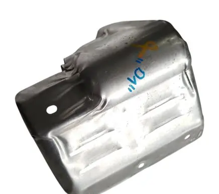 Peugeot 3008 III Exhaust heat shield 9851046480