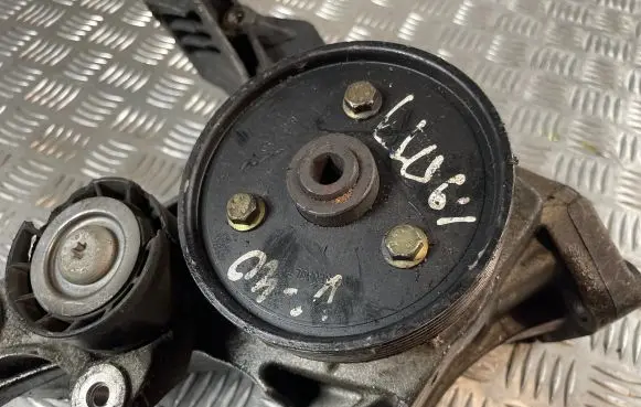 Volvo S40, V40 Power steering pump