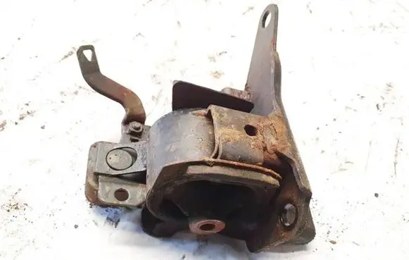 Toyota Corolla E120 E130 Engine mount bracket