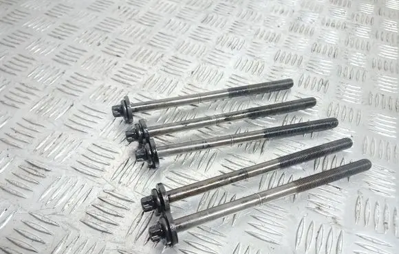 BMW 1 E81 E87 Cylinder head bolts 