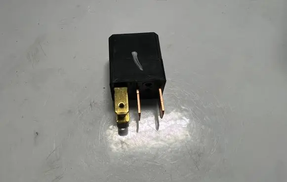 Mazda 3 II Other relay 90127M ACM33221M19 UM4667730