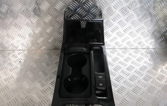 KIA Pro Cee'd III Other center console (tunnel) element 84698-J7000