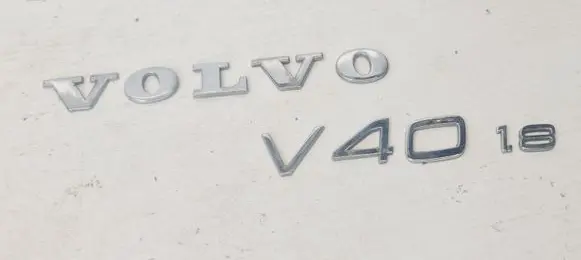 Volvo S40, V40 Manufacturers badge/model letters 