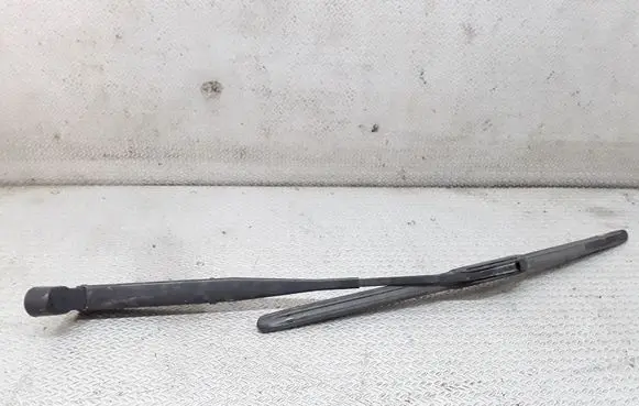 Nissan Terrano Front wiper blade arm