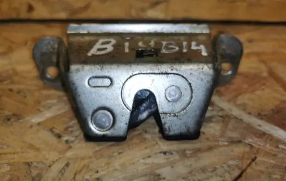 Toyota Aygo AB10 Tailgate/trunk/boot lock/catch/latch 69350-0H010