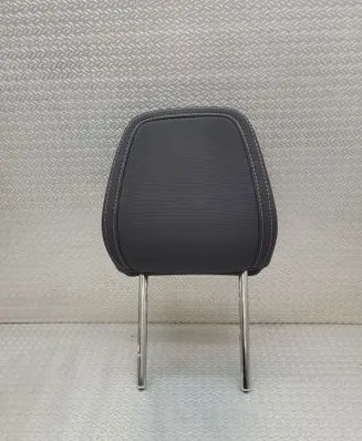 Volvo XC40 Front seat headrest 