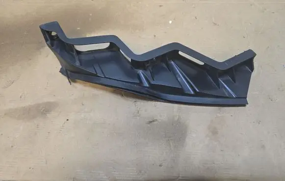Volkswagen PASSAT B6 Front bumper mounting bracket 3C0807889