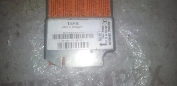Mercedes-Benz E W210 Airbag control unit/module 0018202126 MRSZ0169