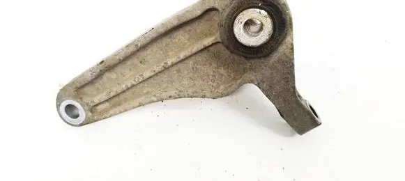Volvo C30 Engine mount bracket 