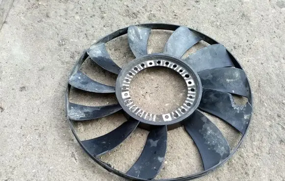 Volkswagen PASSAT B5.5 Fan impeller 058121301B