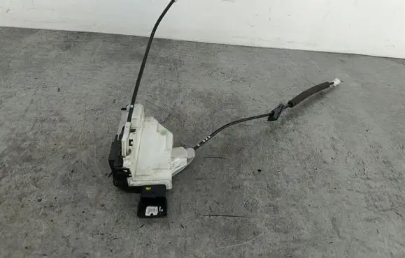 Citroen C3 Front door lock 732308