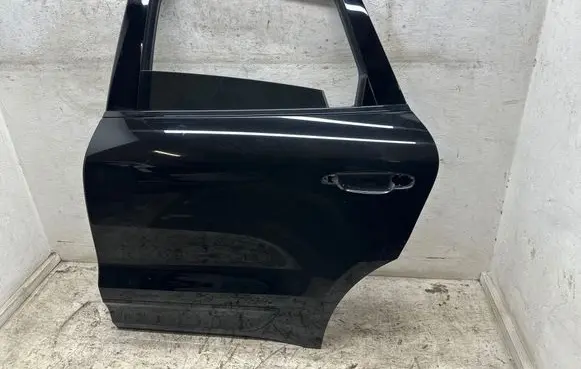 Porsche Macan (95B) Rear door 