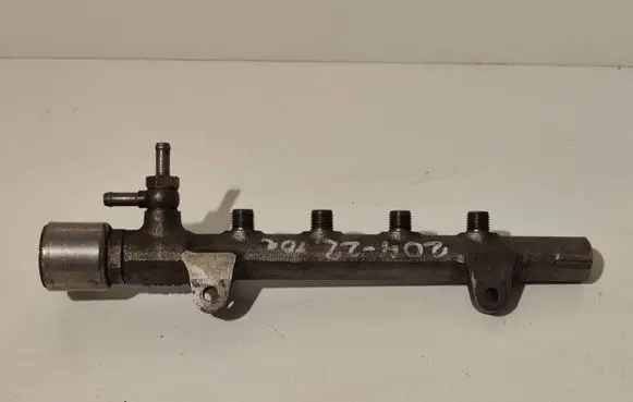Mercedes-Benz C W204 Fuel main line pipe A6510700595 R9144Z230A