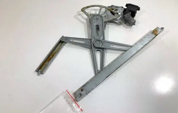 Toyota Yaris Front door window regulator with motor 857200D360