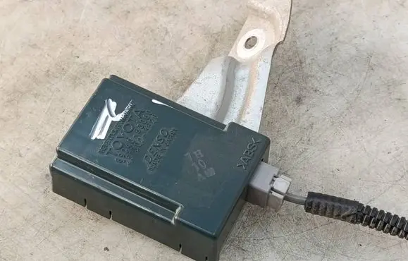 Lexus IS 220D-250-350 Door control unit/module 8974053060 2513003520