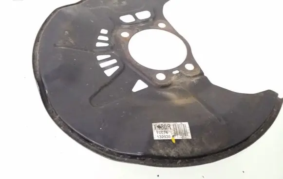 Toyota RAV 4 (XA40) Front brake disc dust cover plate 130930 Y0074130930 F180R