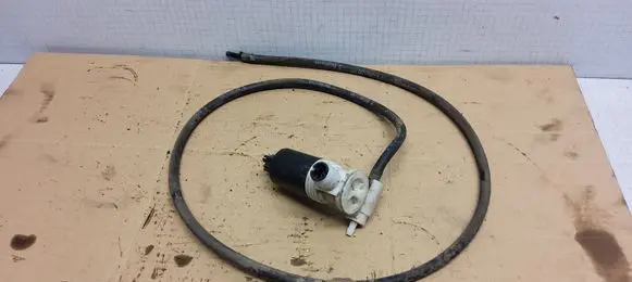 Chrysler Town & Country IV Windscreen/windshield washer pump 04717887AB
