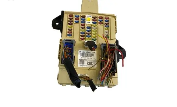 Hyundai Santa Fe Fuse module 919502W530