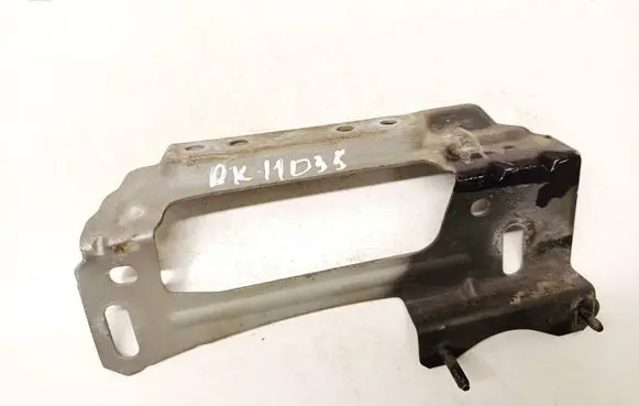 Mazda CX-7 Front bumper mounting bracket 