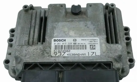 Alfa Romeo 147 Engine control unit/module 51824582