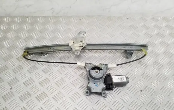 Nissan Navara Rear window lifting mechanism without motor 400850