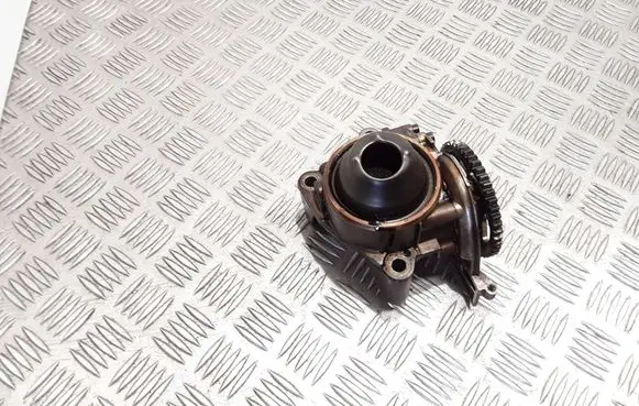 Volkswagen Polo V 6R Oil pump 03D115105
