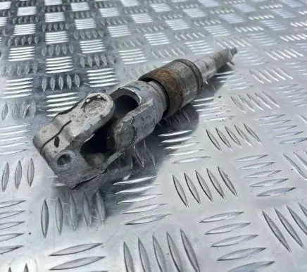 Volvo V70 Steering column universal joint