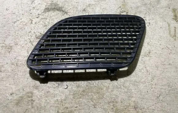Dodge Challenger Bonnet/hood grill 68184353