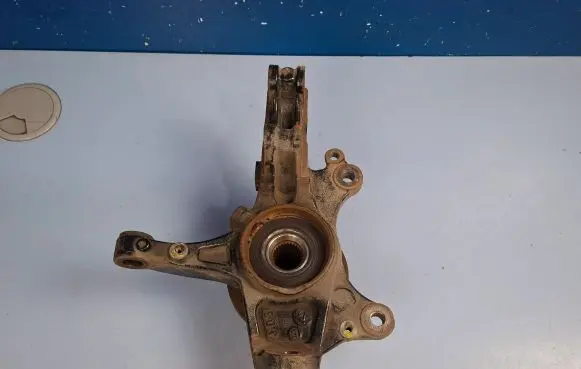 Peugeot 308 Front wheel hub 9806779480