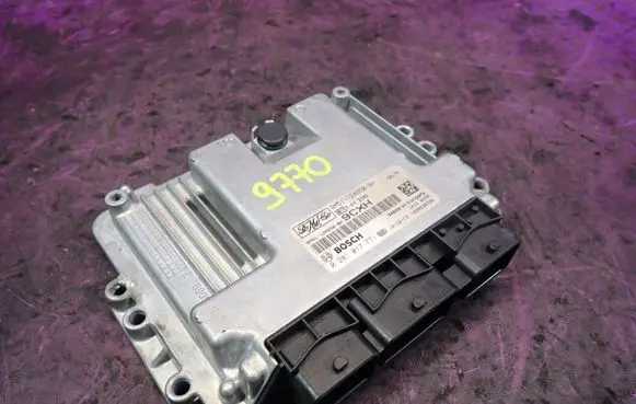 Ford Focus C-MAX Engine control unit/module ECU 