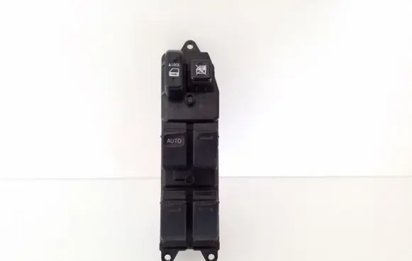 Toyota Prius (XW20) Electric window control switch 8482047050