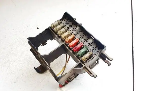 Mercedes-Benz E W210 Fuse box set 0015457901 18551