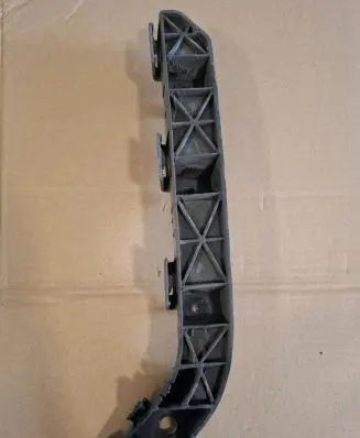 Front bumper mounting bracket