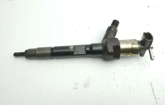Mazda CX-7 Fuel injector R2AA13H50 001101N0897