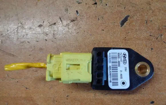 Hyundai i30 Airbag deployment crash/impact sensor 95920A6000