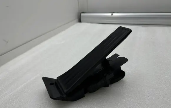 BMW i3 Accelerator throttle pedal 6853176 6PV01043534 12037313DE